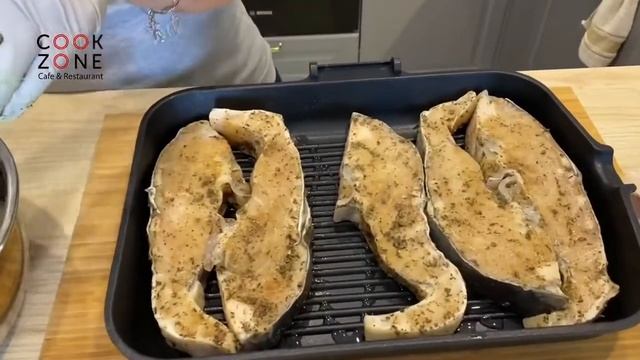 ОСЕТРИНА ЗАПЕЧЁННАЯ ОСЕТРИНА В ДУХОВКЕ ГОТОВИМ ВКУСНУЮ ОСЕТРИНУ В ДУХОВКЕ смотреть онлайн