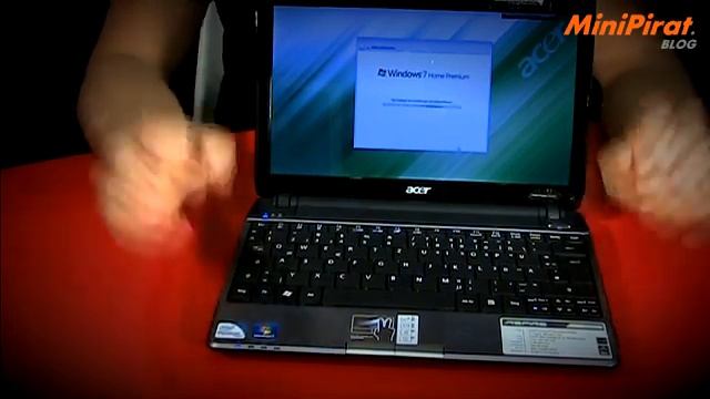 Unboxing | Acer Aspire 1810TZ ULV Subnotebook смотреть онлайн