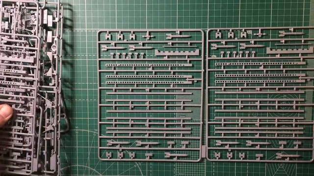 Обзор сборной модели 35596 БМ-13-16 на шасси G7107 с советским расчетом