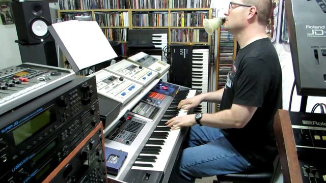 Bach Goldberg Variation No 19 with Roland Jupiter 80 смотреть онлайн