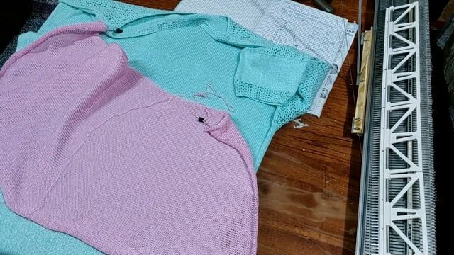 Как сделать расчеты на платье для девочки 5-ти лет. Вяжем платье на машине Каскад. смотреть онлайн