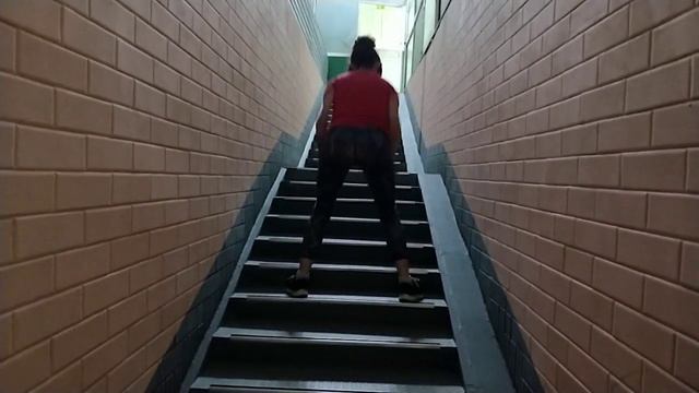Не стандартное применение ступенек, вот 4 подхода. смотреть онлайн