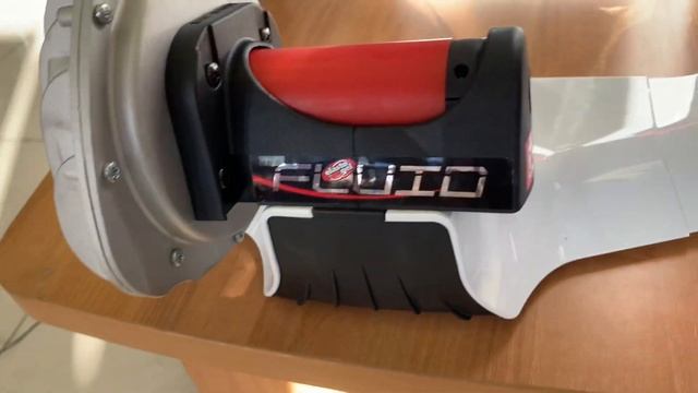 Велотренажер ELITE QUBO POWER FLUID, компактность и простота использования смотреть онлайн