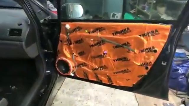 Замена штатных динамиков в Honda Civic на DL Audio Gryphon pro 165 смотреть онлайн