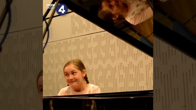 Alma Deutscher playing the cadenza from her new piano concerto. смотреть онлайн