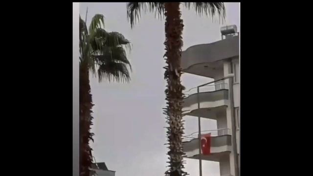 Разрушительные шквалы и градовый шторм в турецкой Кумлудже / Hailstorm in Kumluca, Turkey смотреть онлайн