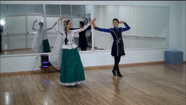 Uzundere rəqsi Zengi liseyi смотреть онлайн