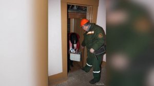 Что делать если ты застрял в лифте?What to do if you get stuck in an elevator