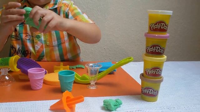 Делаем мороженное с Play-Doh Eissalon Ice Cream Making with Play-Doh смотреть онлайн