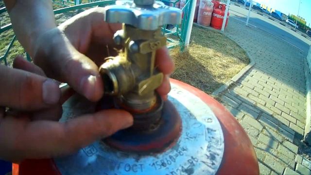 [Ремонт своими силами] Сорванная резьба на газовом баллоне смотреть онлайн