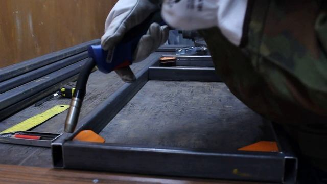 OVERMAN работает. Тележка для полуавтомата Aurora OVERMAN 200