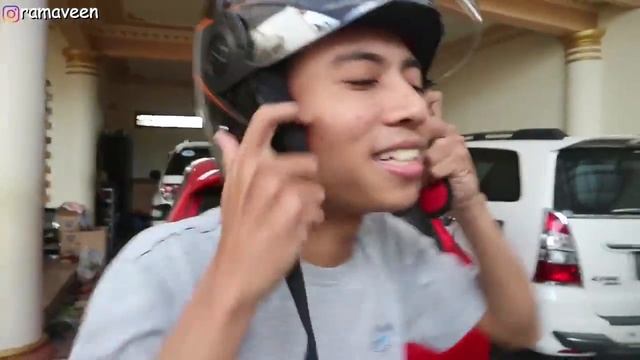 BELI SEPEDA MOTOR BARU HONDA SCOOPY смотреть онлайн