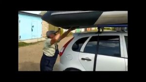 Погрузка лодки  ПВХ  на крышу автомобиля 1