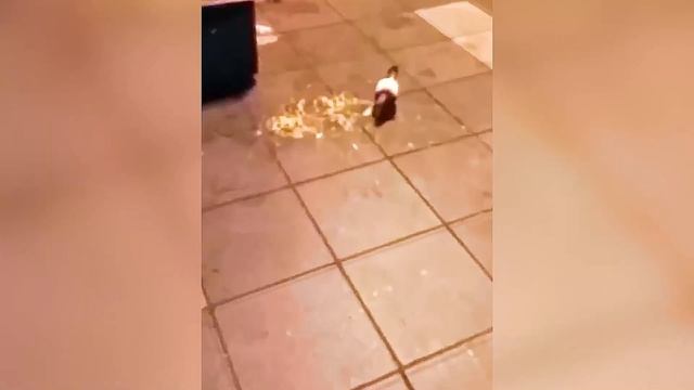 10 Невероятных Моментов, Снятых на Камеры Наблюдения смотреть онлайн