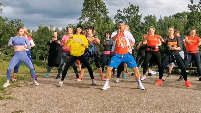 ZUMBA - Warm up by Krzysztof Lewandowski смотреть онлайн