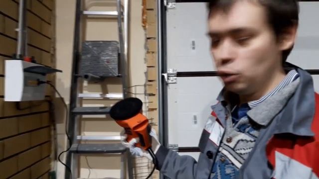 Black Decker KA198-QS 260 Вт шлифмашина эксцентриковая. Распаковка и обзор. смотреть онлайн