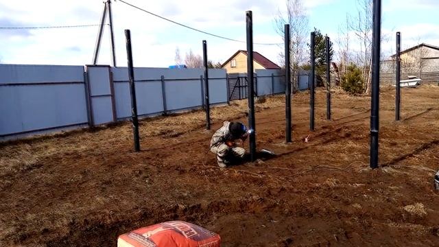 Монтаж винтовых свай с использованием удлинителей от компании Сваи-групп смотреть онлайн