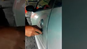 Вскрытие автомобиля ПЕЖО 206 отмычкой-прочёс. Когда ключ остался в салоне.