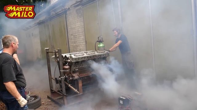 38,8 liter V12 tank engine 1st run after 28 years! смотреть онлайн