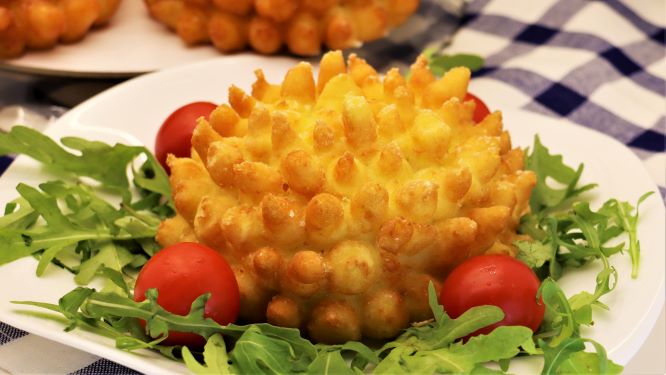 Такую красоту даже есть жалко! Цветы из картофельного пюре смотреть онлайн