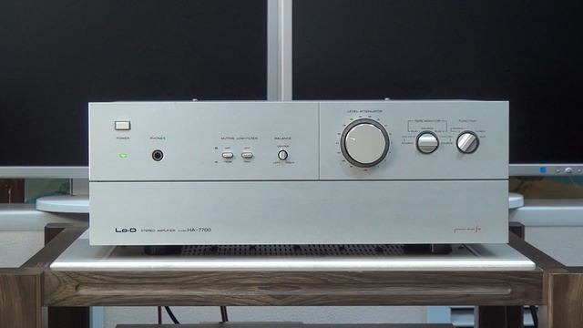 Lo-D HA-7700 ￥99,000(1979年頃) воспроизводится звучание с "Laser Disc" носителя. смотреть онлайн