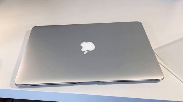 Incase Laptop Hardshell Case Review