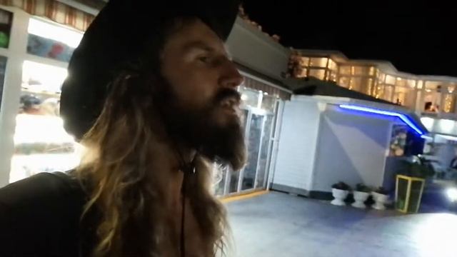 Ялта, август, и мы с тобою влюблены смотреть онлайн