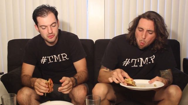 Jack In The Box Spicy Sriracha Burger - The Two Minute Reviews - Ep. 385 #TMR смотреть онлайн