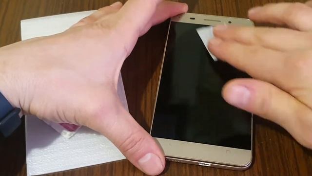 Почему не получается наклеить защитное стекло? смотреть онлайн