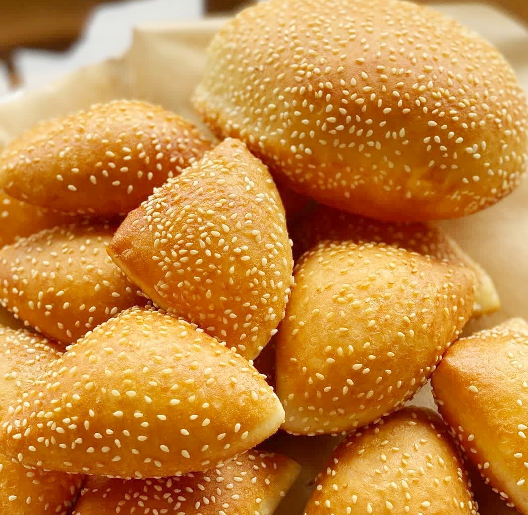 Пробовали ли вы такое ТЕСТО МЯГКОЕ, ХРУСТЯЩЕЕ. ОЧЕНЬ ВКУСНЫЙ РЕЦЕПТ ВЫПЕЧКИ С КУНЖУТОМ НА ЗАВТРАК! смотреть онлайн