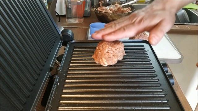 Бифштекс рубленный из свинины на электрогриле смотреть онлайн