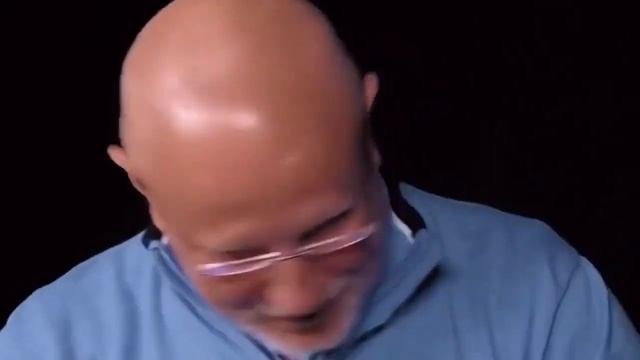 Гоблин рассказывает анекдот про зайца и волка на английском (heygen) смотреть онлайн