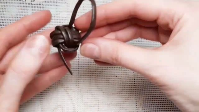 Ручка-шарик из бумажных трубочек