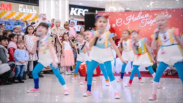 Новогодняя елка в ТЦ SUNRISE CITY смотреть онлайн