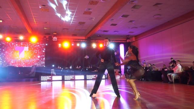 Pianista Kirill Belorukov with Viktoria Kharchenko on AirDance Christmas Ball 2020 смотреть онлайн