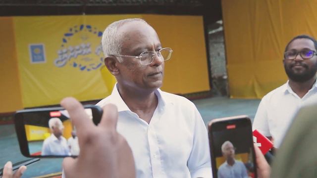 President @ibusolih meets with the media to brief them on his campaign visit to Meemu & Vaavu Atoll смотреть онлайн