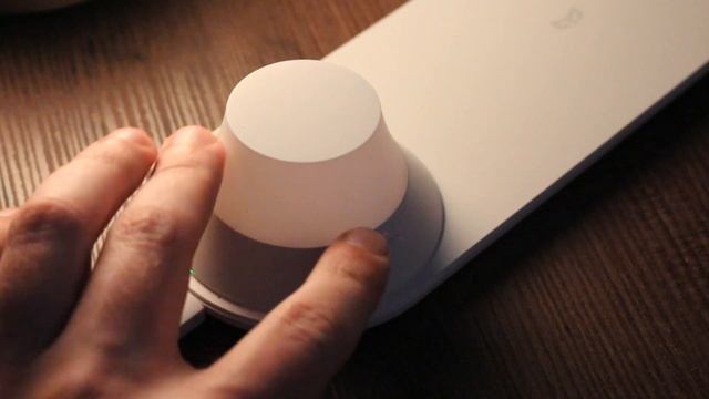 Идеальная беспроводная зарядка Xiaomi (YLYD08YI) смотреть онлайн