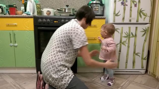 Аня начинает ходить смотреть онлайн