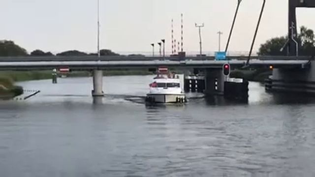 Новички на речном яхтинге. Голландия 2019 смотреть онлайн