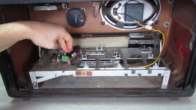 How to convert an old radio to a Bluetooth speaker with a TDA7294 amplifier смотреть онлайн