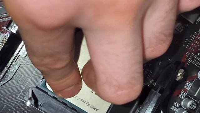 Как выпрямить погнутые ножки процессора AMD Ryzen. Ремонт процессора. смотреть онлайн