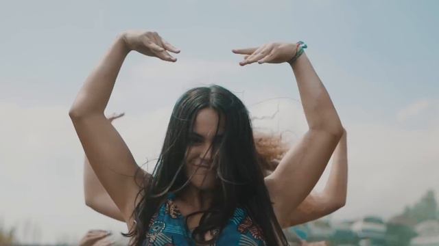 Adexe Y Nau - Ahora Me Llama (Videoclip Oficial)