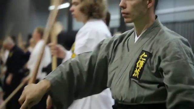 25 Сокэ Нидэн Рю Ямагучи Сэнсей в Москве. 25 Soke Niden Ryu kobujutsu Yamaguchi Sensei смотреть онлайн