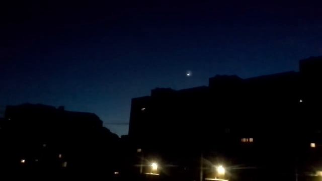 30.10.2014, 6.50 Светящийся шар над МЖК, Тюмень смотреть онлайн