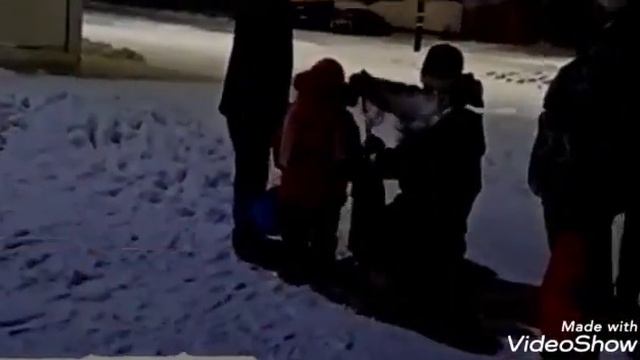 Новогодняя ЕЛКА 2020.! ДАРИМ ПОДАРКИ ДЕТЯМ! смотреть онлайн