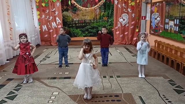 МБДОУ №4 Средняя группа "Крепыши" - танец "Слоники" смотреть онлайн