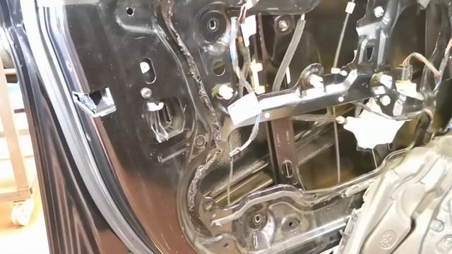 DIY BMW E90 E91 E92 E93 Front Door Lock Actuator Replacement / Removal