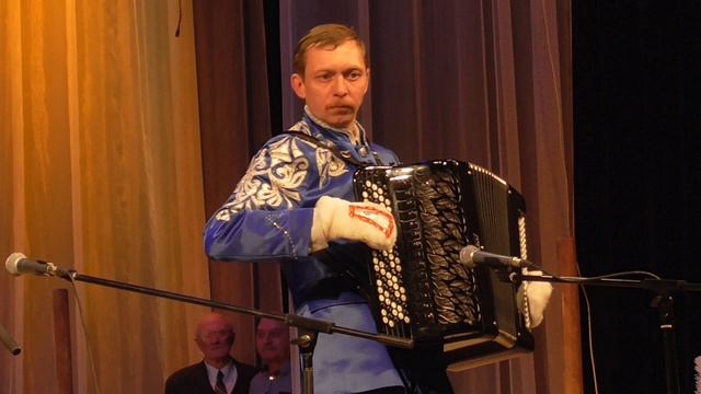 "Карусель" В Варежках на баяне !.MP4 смотреть онлайн