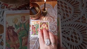 На Новолуние на три карты#shorts