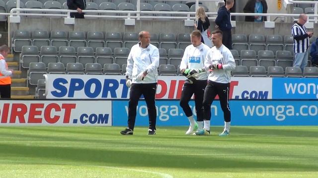 Tim Krul & Rob Eliott Training Before Newcastle 1-0 Fulham смотреть онлайн